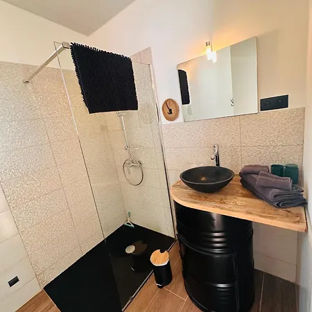 La Loge De Lya Gagnières