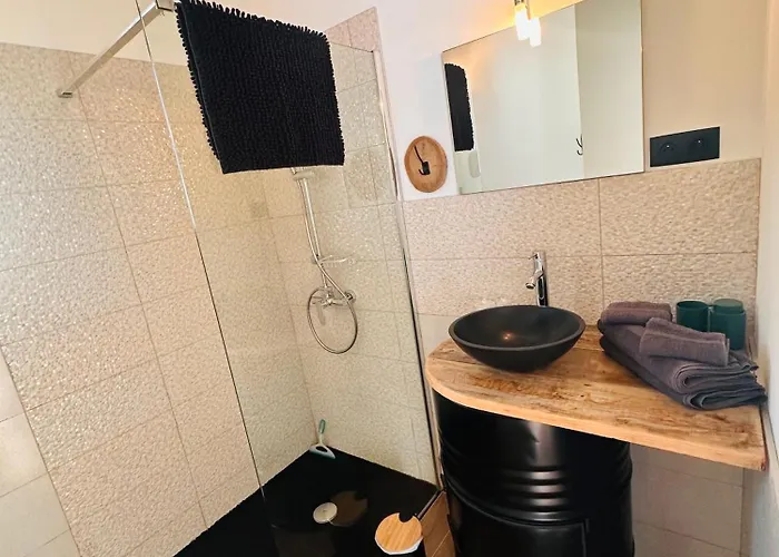 La Loge De Lya Gagnières